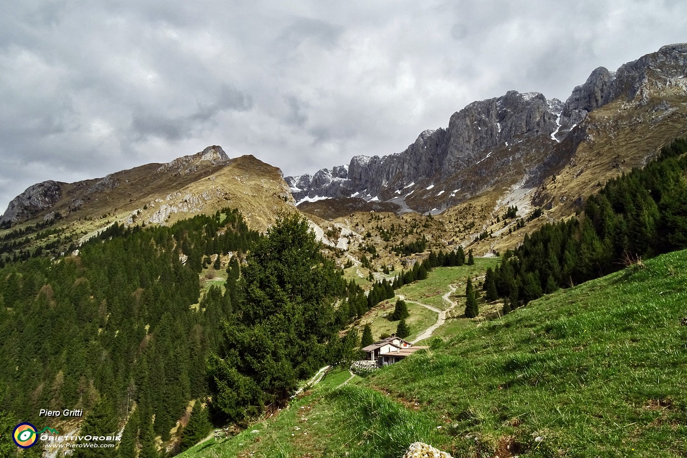 13 Baita Cassinelli, Valle dell'Ombra, Corzene e Presolana.JPG -                                